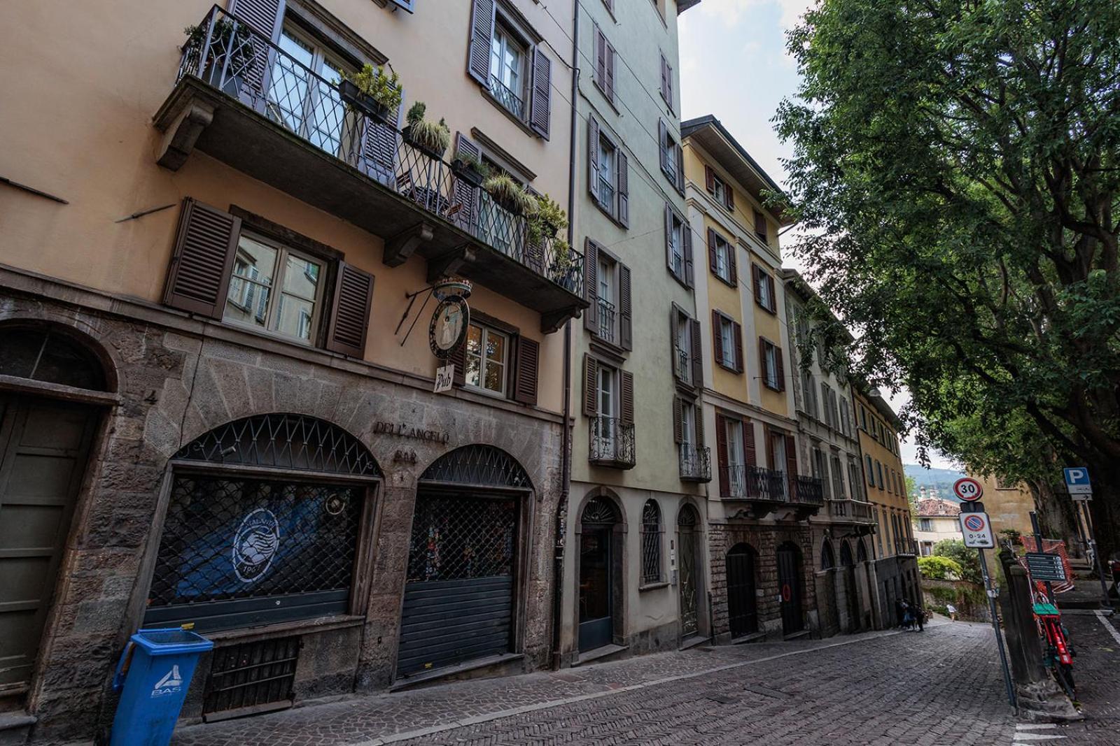 Dimora Citta Alta Apartment Bergamo Bagian luar foto